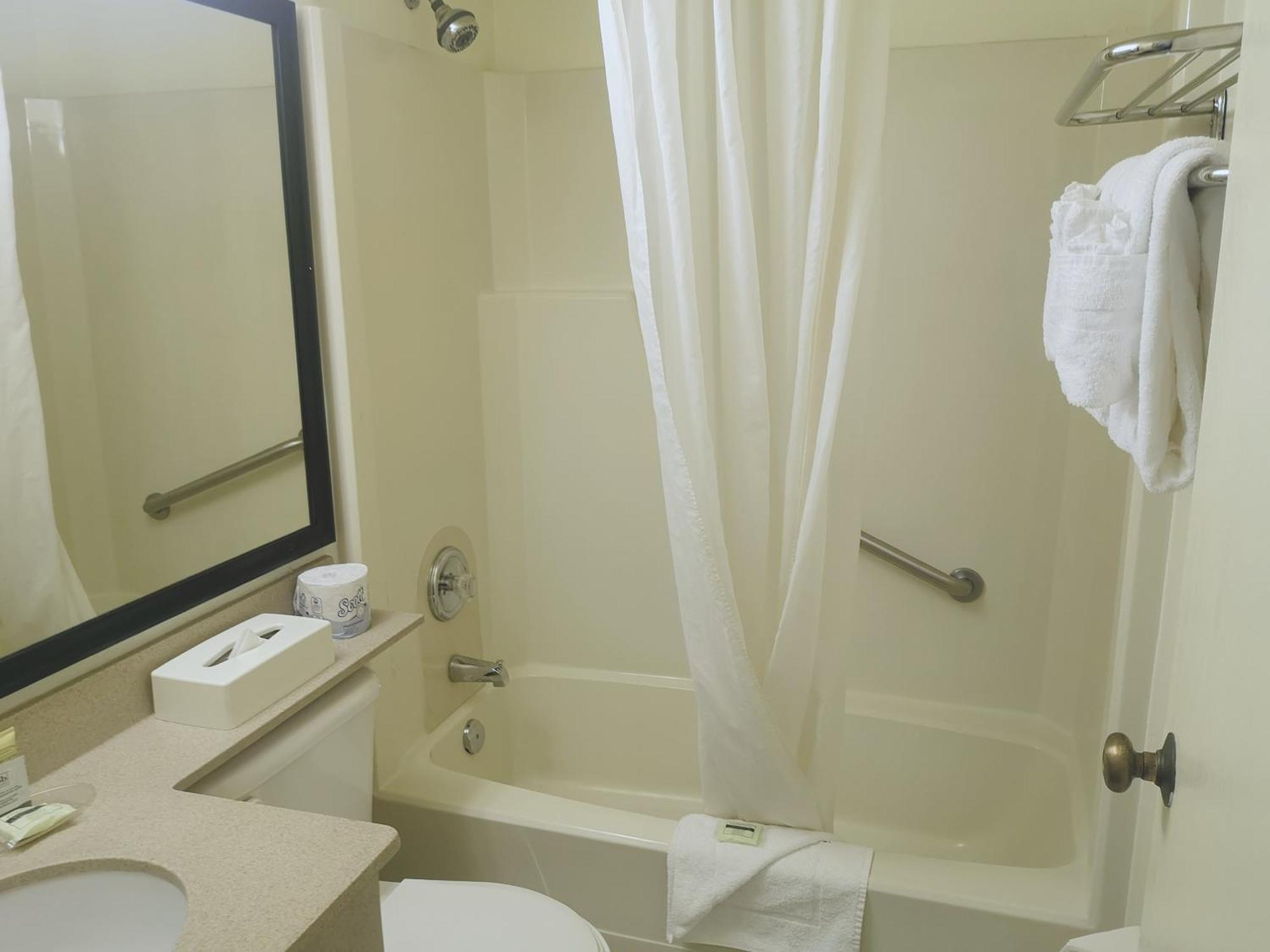 Hotel Travelodge By Wyndham West